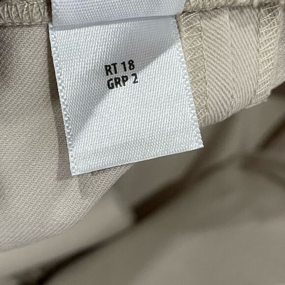 St John Cream Slim Dress Pants w/ Side Zip Closure Front Ankle Slit - Picture 11 of 15